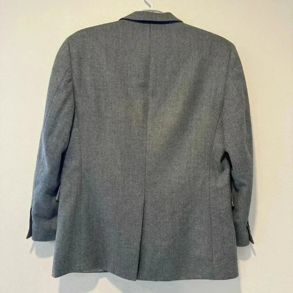 JoS A Bank Herringbone 2 Button Sport Coat Blazer 100% Wool 44R - Picture 2 of 8